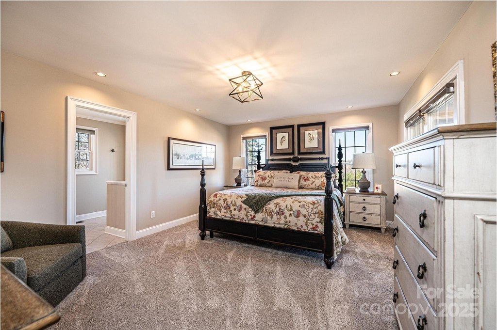 Hickory, North Carolina, 28601, United States, 3 Bedrooms Bedrooms, ,2 BathroomsBathrooms,Residential,Forsale,2014455