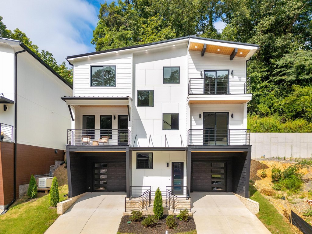 Chattanooga, Tennessee, 37405, United States, 4 Bedrooms Bedrooms, ,4.5 BathroomsBathrooms,Residential,Forsale,2009592