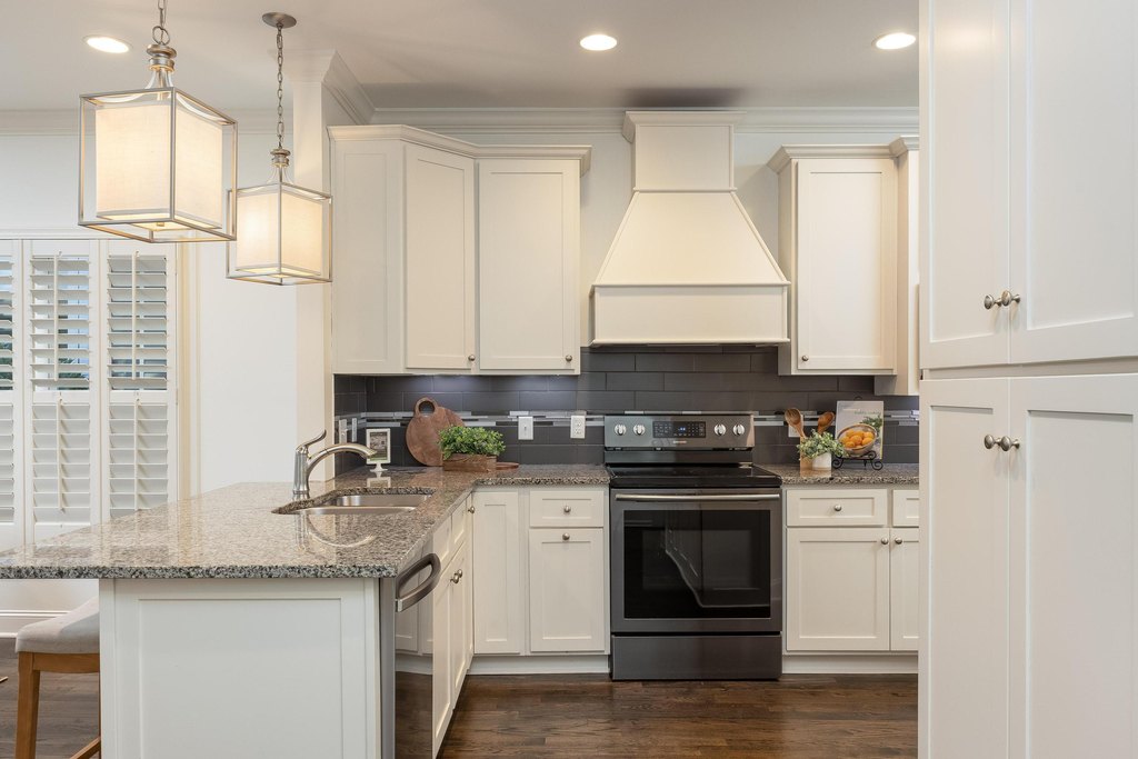 Chattanooga, Tennessee, 37405, United States, 4 Bedrooms Bedrooms, ,3.5 BathroomsBathrooms,Residential,Forsale,2009603