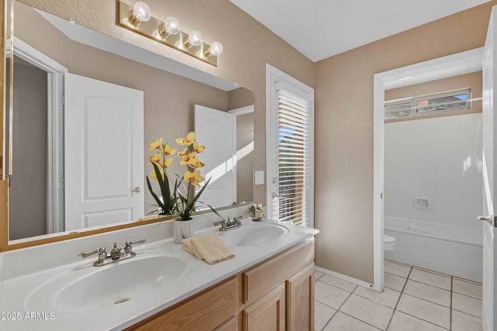 Gold Canyon, Arizona, 85118, United States, 4 Bedrooms Bedrooms, ,2 BathroomsBathrooms,Residential,Forsale,1971071