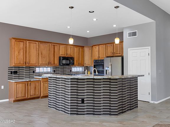 Oro Valley, Arizona, 85755, United States, 3 Bedrooms Bedrooms, ,2 BathroomsBathrooms,Residential,Forsale,1963528