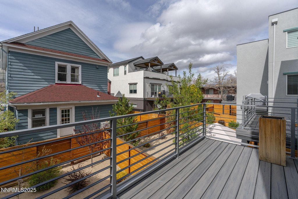 Reno, Nevada, 89501, United States, 2 Bedrooms Bedrooms, ,2 BathroomsBathrooms,Residential,Forsale,2012836