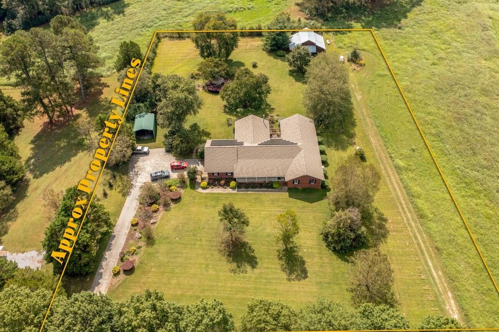 Calhoun, Georgia, 30701, United States, 5 Bedrooms Bedrooms, ,4.5 BathroomsBathrooms,Residential,Forsale,2004688