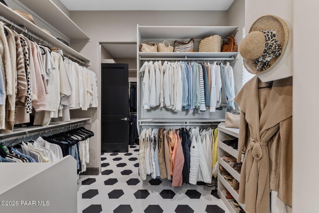 Prescott, Arizona, 86305, United States, 3 Bedrooms Bedrooms, ,4 BathroomsBathrooms,Residential,Forsale,2011273