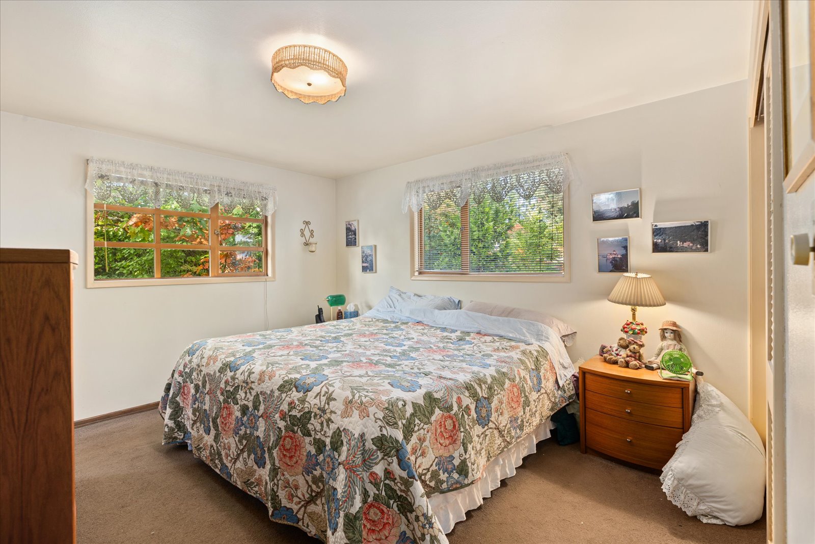 Bellevue, Washington, 98005, United States, 5 Bedrooms Bedrooms, ,1.5 BathroomsBathrooms,Residential,Forsale,1965895