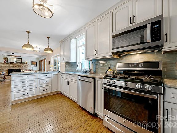 Mills River, North Carolina, 28759, United States, 3 Bedrooms Bedrooms, ,4 BathroomsBathrooms,Residential,Forsale,2004157