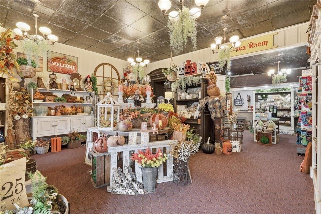 Dandridge, Tennessee, 37725, United States, ,Commercial,Forsale,1988738