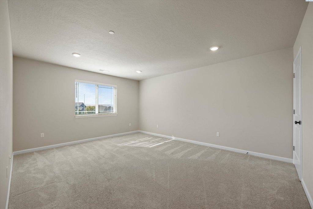 Richland, Washington, 99352, United States, 4 Bedrooms Bedrooms, ,2.5 BathroomsBathrooms,Residential,Forsale,1990696