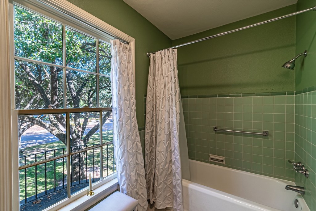 Navasota, Texas, 77868, United States, 4 Bedrooms Bedrooms, ,4.5 BathroomsBathrooms,Residential,Forsale,1973414