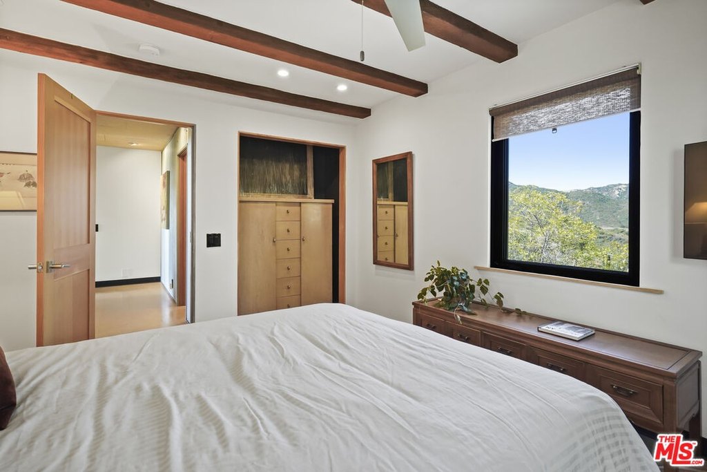 Malibu, California, 90265, United States, 3 Bedrooms Bedrooms, ,2.5 BathroomsBathrooms,Residential,Forsale,2009617