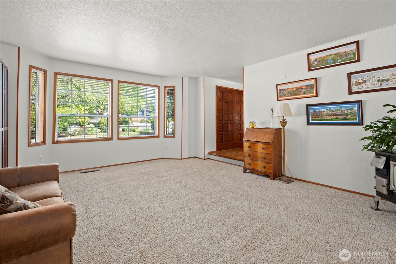 Oak Harbor, Washington, 98277, United States, 4 Bedrooms Bedrooms, ,2 BathroomsBathrooms,Residential,Forsale,1965888