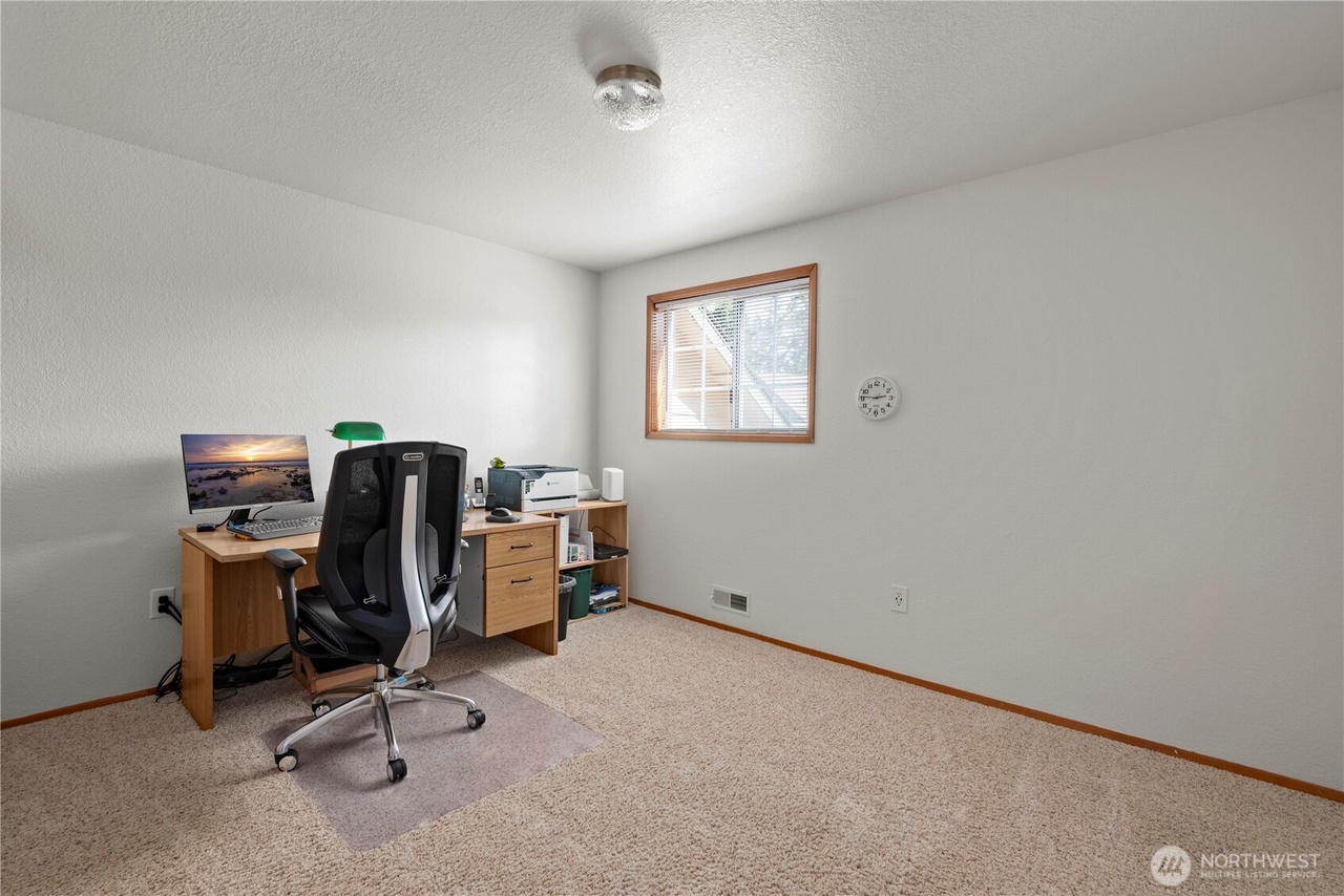 Oak Harbor, Washington, 98277, United States, 4 Bedrooms Bedrooms, ,2 BathroomsBathrooms,Residential,Forsale,1965888