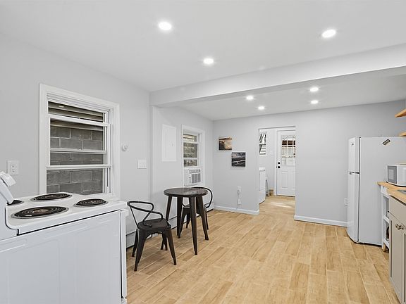 Margate, New Jersey, 08402, United States, 1 Bedroom Bedrooms, ,2 BathroomsBathrooms,Residential,Forsale,1967253