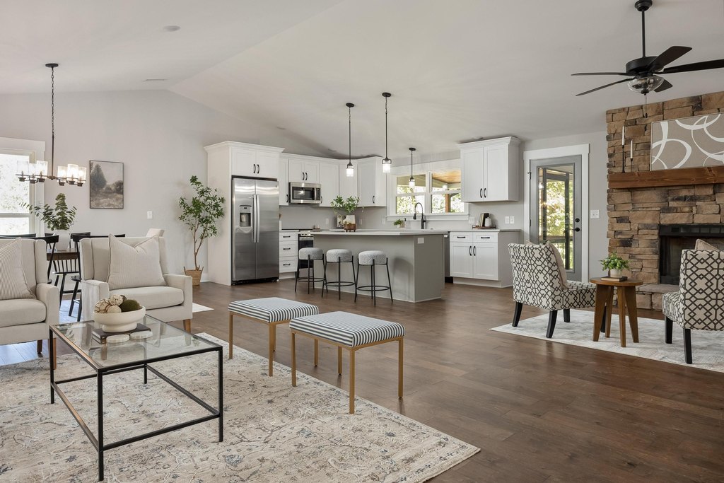 Hixson, Tennessee, 37343, United States, 4 Bedrooms Bedrooms, ,3 BathroomsBathrooms,Residential,Forsale,1995334