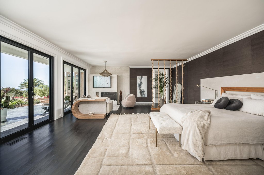 SANTA BARBARA, California, 93110, United States, 6 Bedrooms Bedrooms, ,7.5 BathroomsBathrooms,Residential,Forsale,1985950