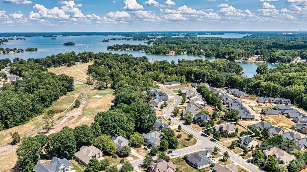 Denver, North Carolina, 28037, United States, 6 Bedrooms Bedrooms, ,5 BathroomsBathrooms,Residential,Forsale,2004076