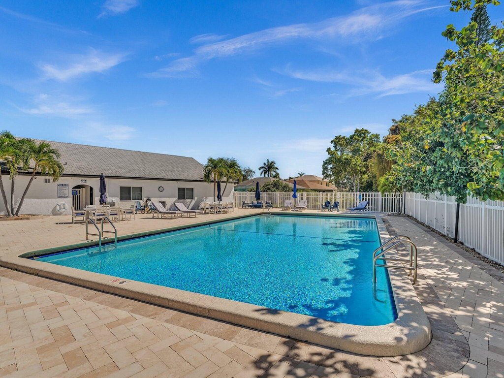 Boca Raton, Florida, 33432, United States, 2 Bedrooms Bedrooms, ,2 BathroomsBathrooms,Residential,Forsale,1996360