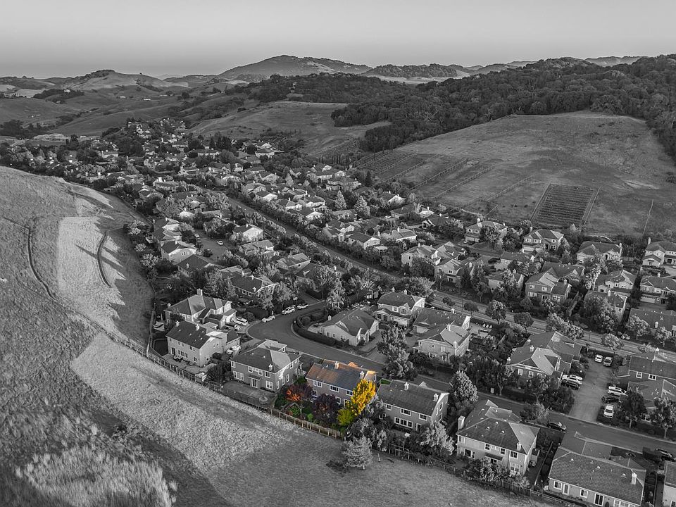 Petaluma, California, 94952, United States, 4 Bedrooms Bedrooms, ,3 BathroomsBathrooms,Residential,Forsale,1985922