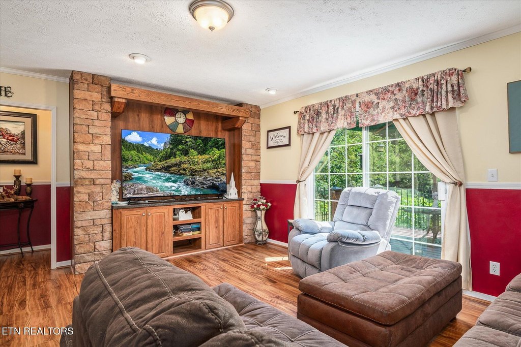 Decatur, Tennessee, 37322, United States, 4 Bedrooms Bedrooms, ,2 BathroomsBathrooms,Residential,Forsale,1929848