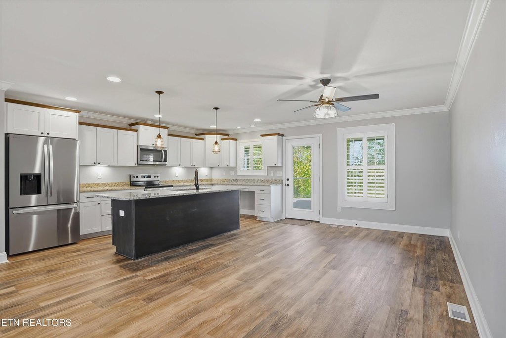 Maryville, Tennessee, 37804, United States, 4 Bedrooms Bedrooms, ,3 BathroomsBathrooms,Residential,Forsale,1973596