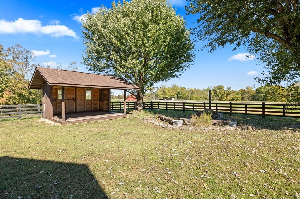 Byrdstown, Tennessee, 38549, United States, 2 Bedrooms Bedrooms, ,3 BathroomsBathrooms,Residential,Forsale,1996611