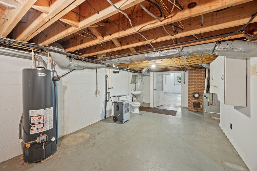 Byrdstown, Tennessee, 38549, United States, 2 Bedrooms Bedrooms, ,3 BathroomsBathrooms,Residential,Forsale,1996611