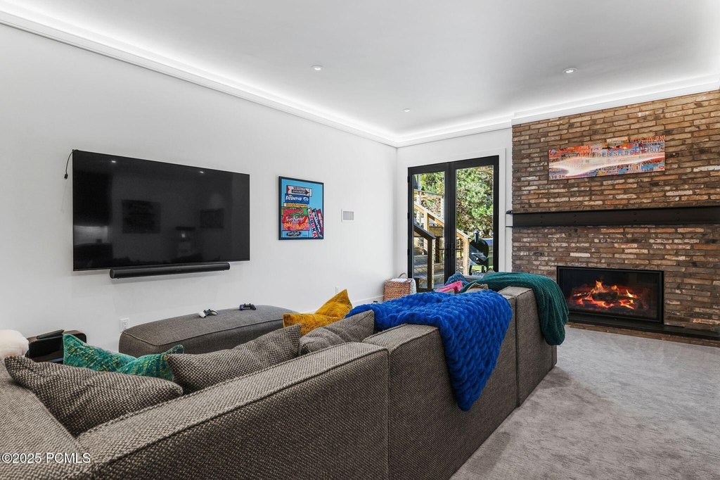 Park City, Utah, 84060, United States, 5 Bedrooms Bedrooms, ,4.5 BathroomsBathrooms,Residential,Forsale,2004724