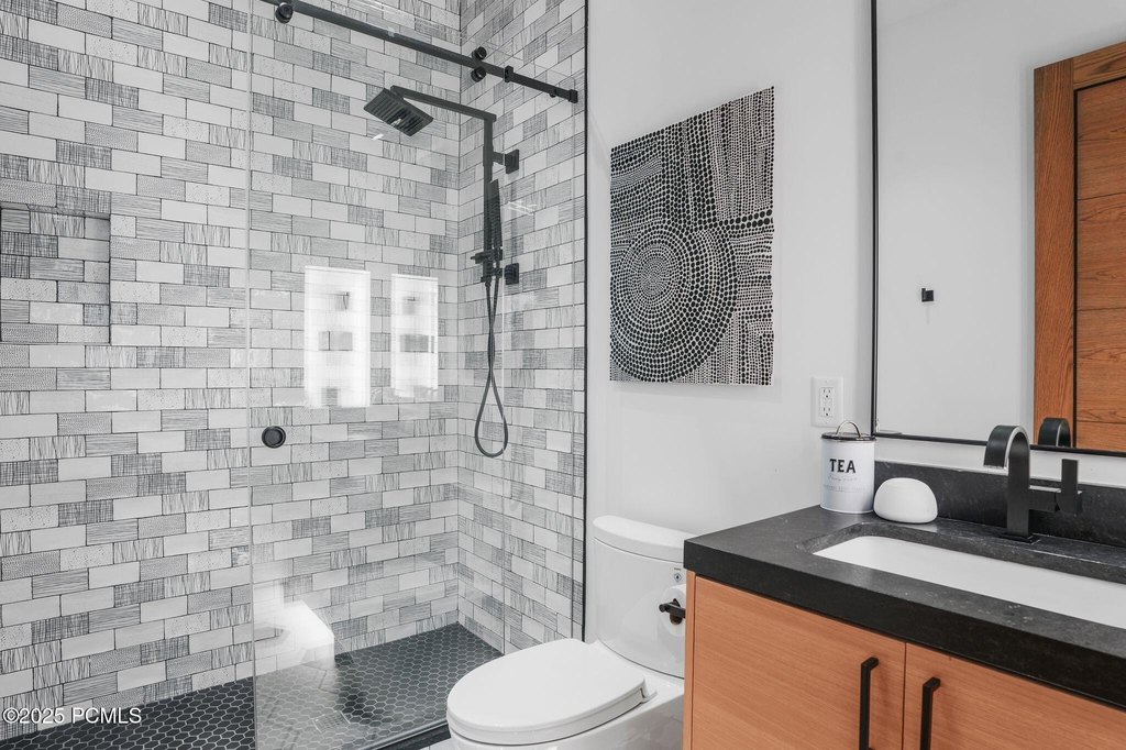 Park City, Utah, 84060, United States, 5 Bedrooms Bedrooms, ,4.5 BathroomsBathrooms,Residential,Forsale,2004724