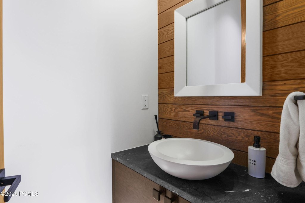 Park City, Utah, 84060, United States, 5 Bedrooms Bedrooms, ,4.5 BathroomsBathrooms,Residential,Forsale,2004724