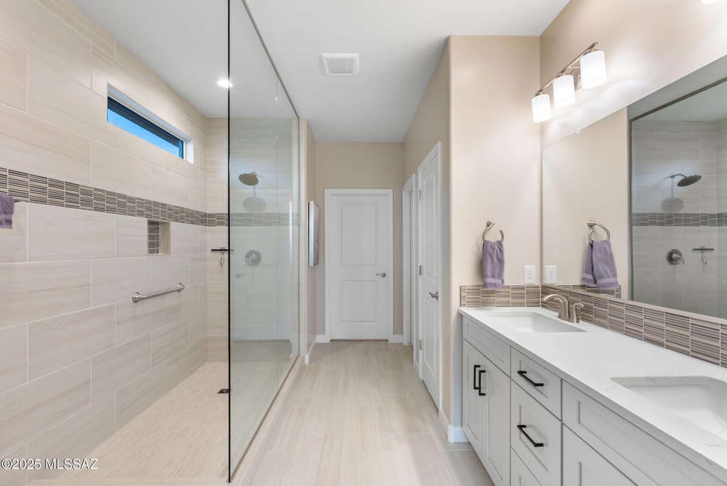 Tucson, Arizona, 85742, United States, 3 Bedrooms Bedrooms, ,2 BathroomsBathrooms,Residential,Forsale,1990091