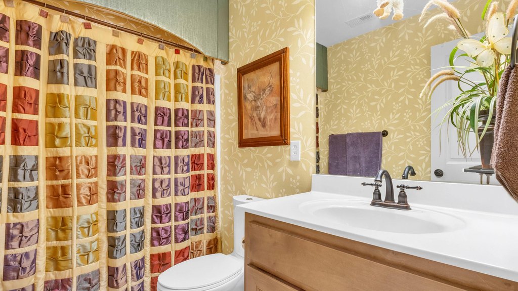 Ooltewah, Tennessee, 37363, United States, 5 Bedrooms Bedrooms, ,3.5 BathroomsBathrooms,Residential,Forsale,2009581