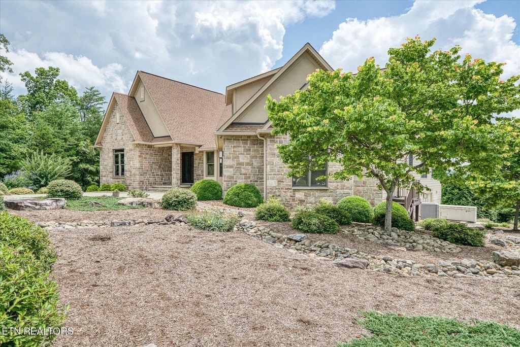 Crossville, Tennessee, 38558, United States, 4 Bedrooms Bedrooms, ,2.5 BathroomsBathrooms,Residential,Forsale,1929843