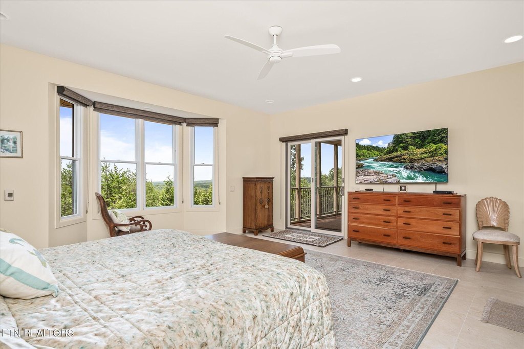 Crossville, Tennessee, 38558, United States, 4 Bedrooms Bedrooms, ,2.5 BathroomsBathrooms,Residential,Forsale,1929843