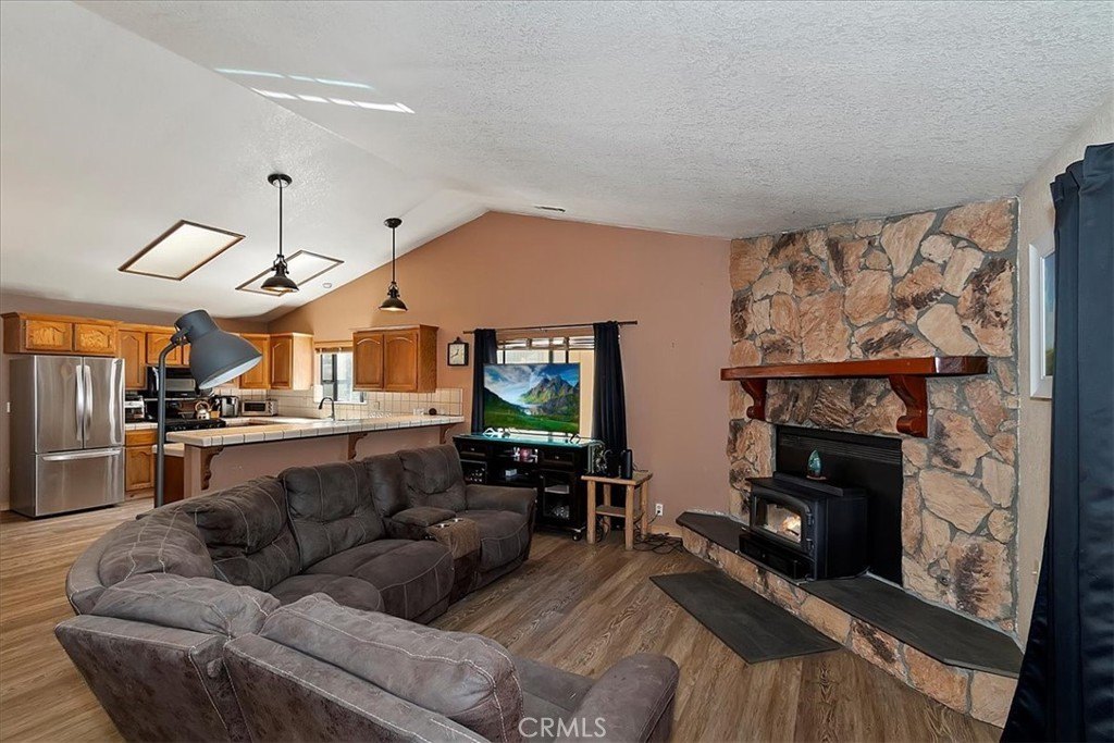 Big Bear, California, 92314, United States, 4 Bedrooms Bedrooms, ,2 BathroomsBathrooms,Residential,Forsale,1992749