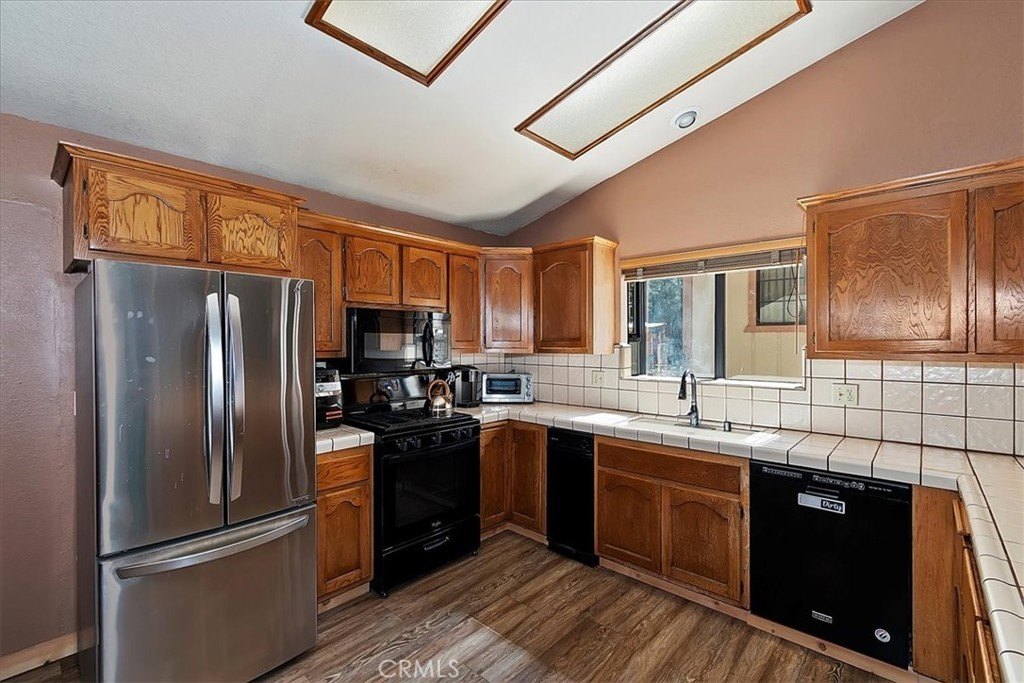 Big Bear, California, 92314, United States, 4 Bedrooms Bedrooms, ,2 BathroomsBathrooms,Residential,Forsale,1992749