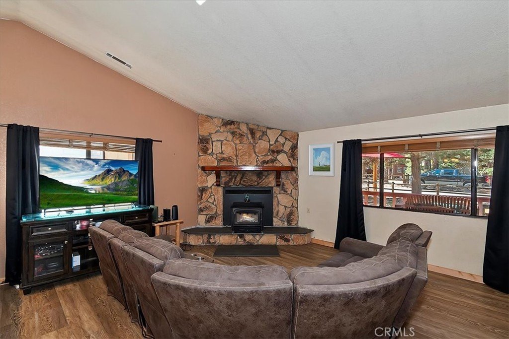 Big Bear, California, 92314, United States, 4 Bedrooms Bedrooms, ,2 BathroomsBathrooms,Residential,Forsale,1992749