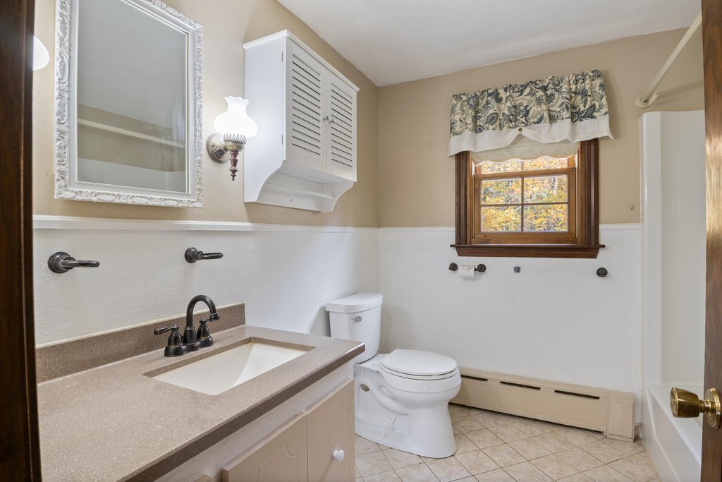 Eliot, Maine, 03903, United States, 4 Bedrooms Bedrooms, ,2 BathroomsBathrooms,Residential,Forsale,2002417