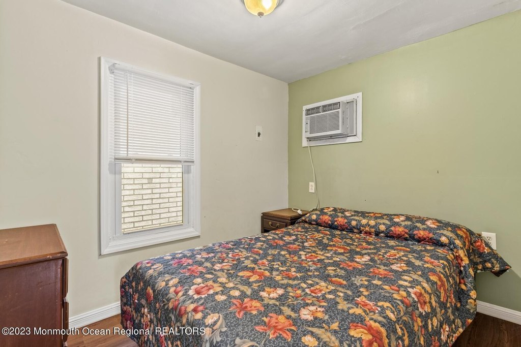 Seaside Heights, New Jersey, 08751, United States, 6 Bedrooms Bedrooms, ,3 BathroomsBathrooms,Residential,Forsale,2004842