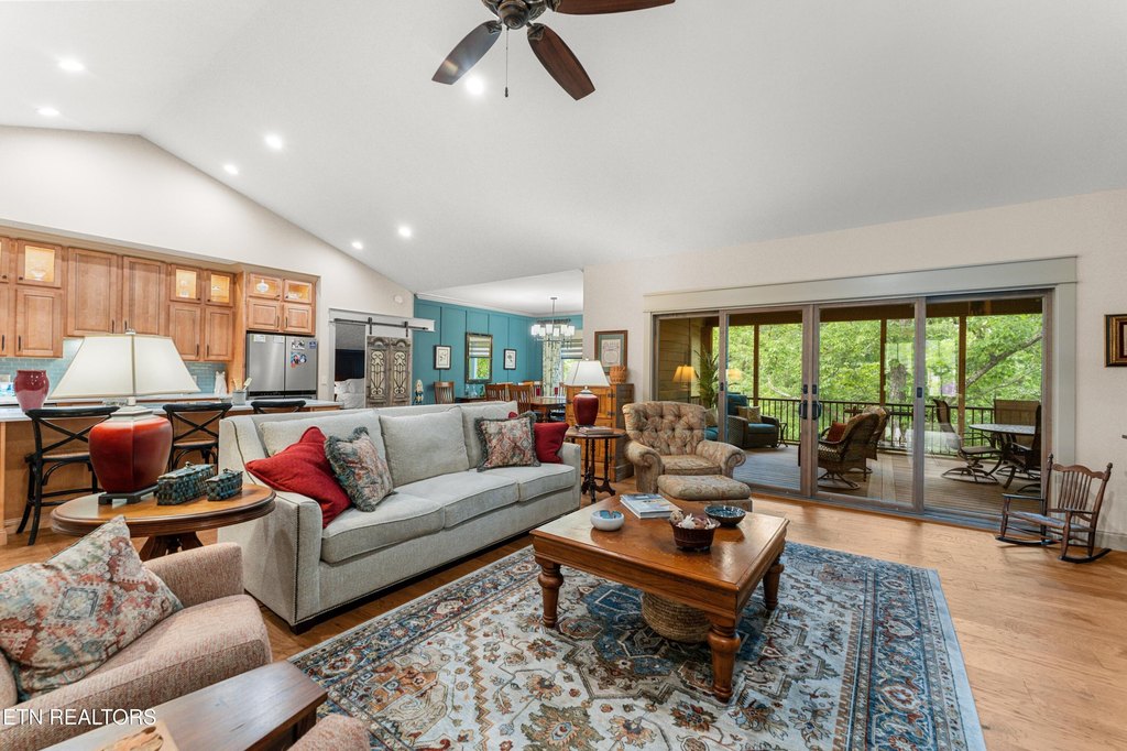 Crossville, Tennessee, 38558, United States, 4 Bedrooms Bedrooms, ,3 BathroomsBathrooms,Residential,Forsale,1952849