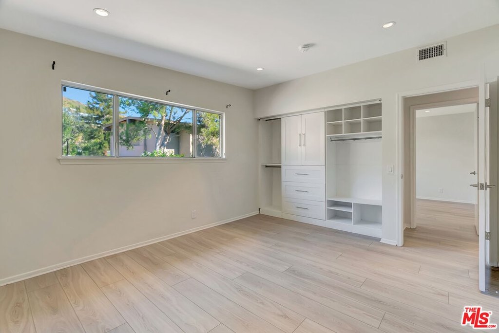 Malibu, California, 90265, United States, 4 Bedrooms Bedrooms, ,3 BathroomsBathrooms,Residential,Forsale,2009629