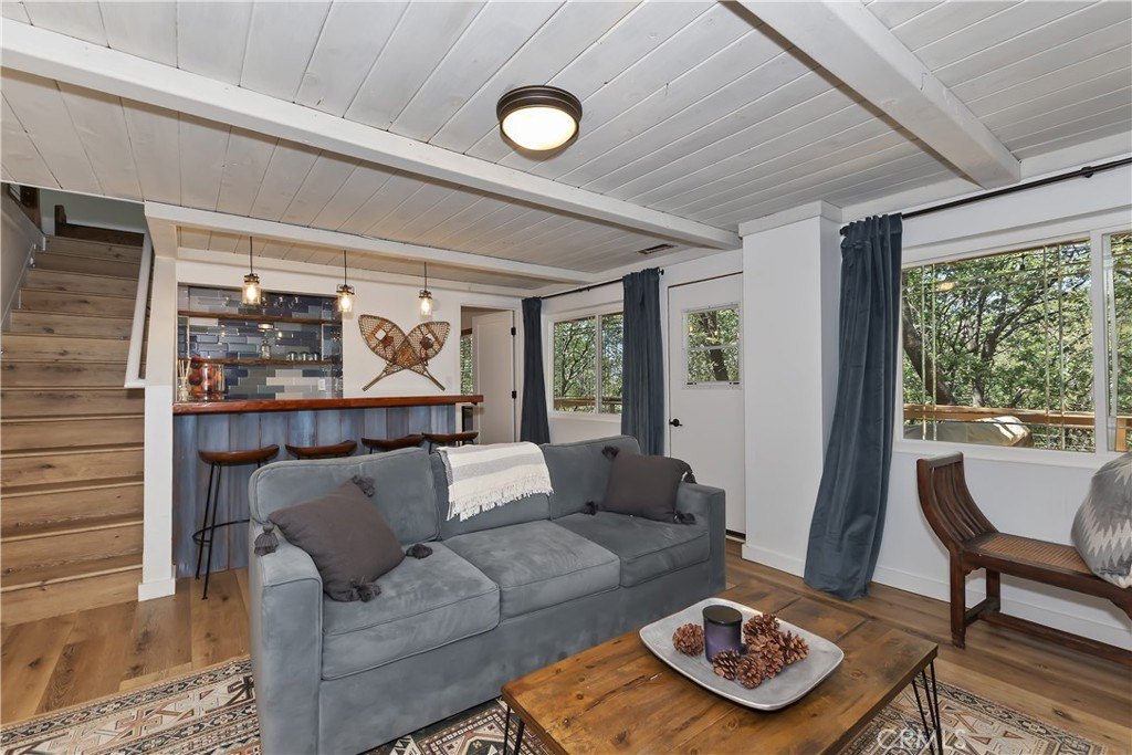 Lake Arrowhead, California, 92352, United States, 4 Bedrooms Bedrooms, ,2 BathroomsBathrooms,Residential,Forsale,2004074