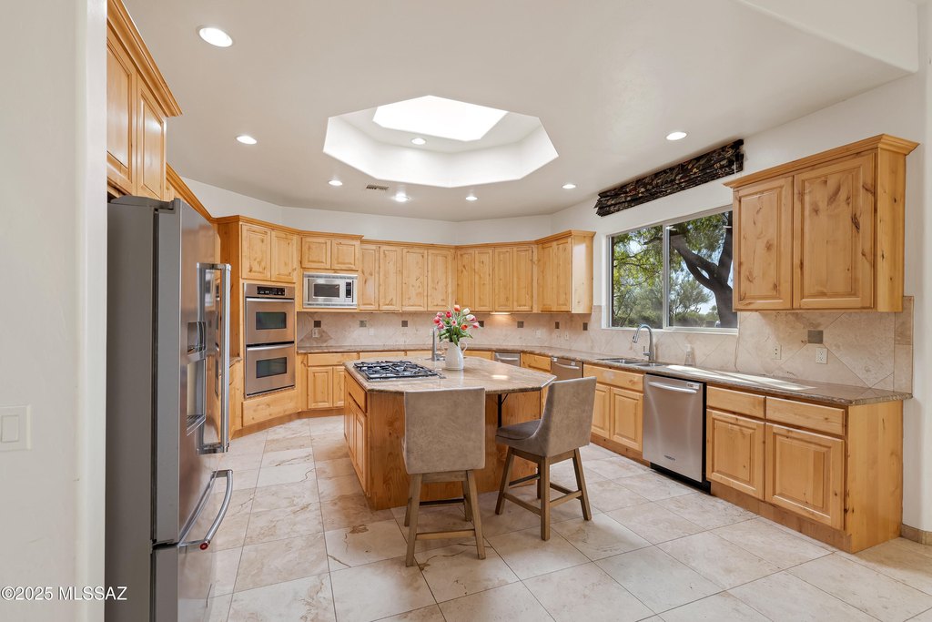 Tucson, Arizona, 85755, United States, 4 Bedrooms Bedrooms, ,5.5 BathroomsBathrooms,Residential,Forsale,1990104