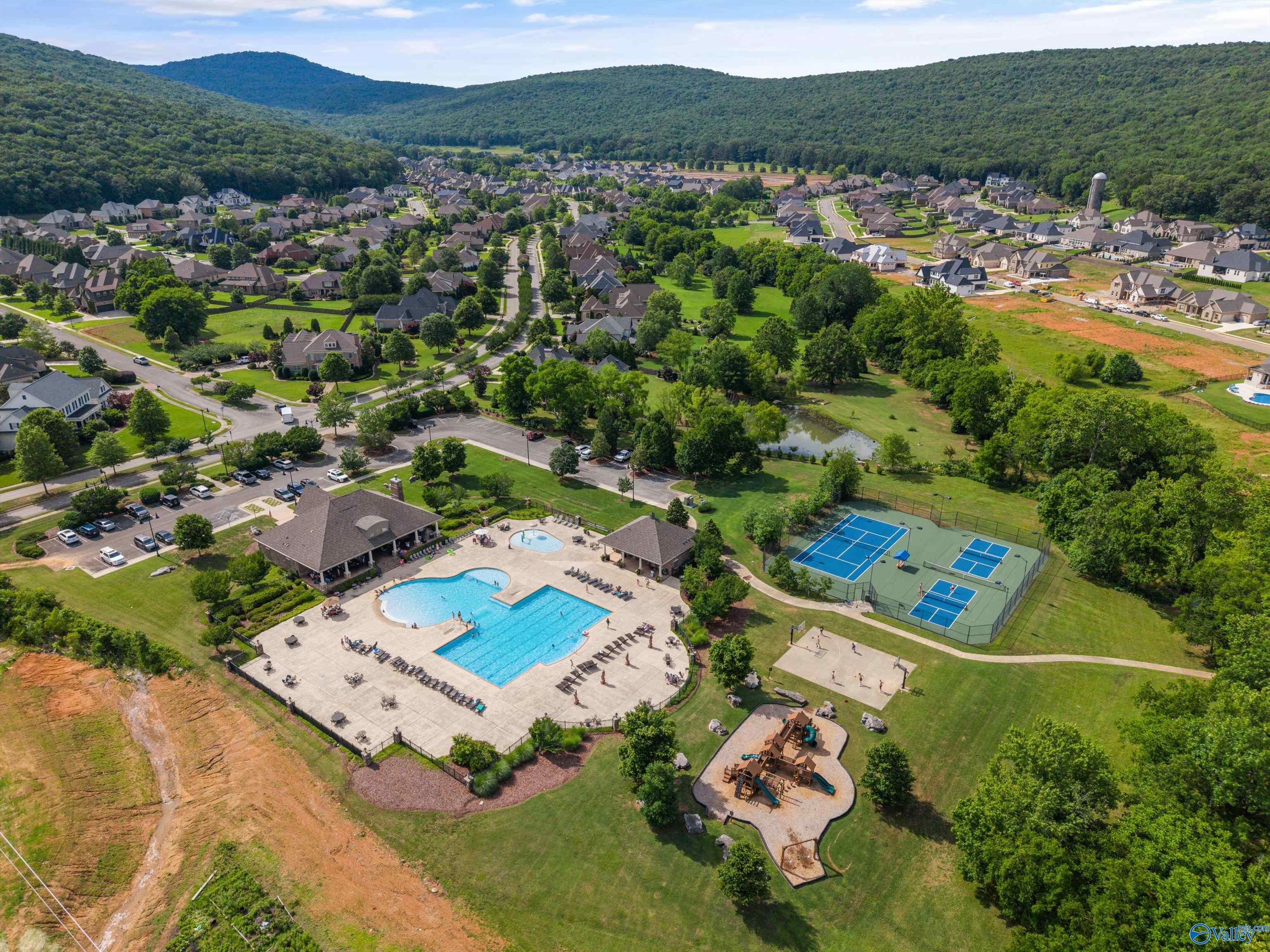 Gurley, Alabama, 35748, United States, 4 Bedrooms Bedrooms, ,2.5 BathroomsBathrooms,Residential,Forsale,2007710