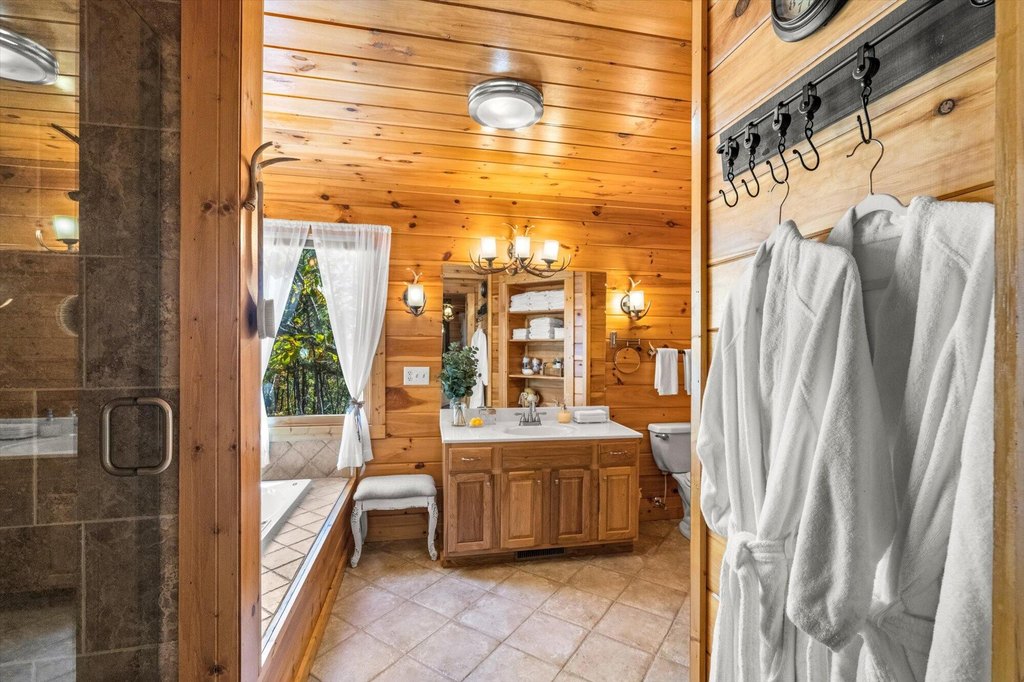 Sevierville, Tennessee, 37862, United States, 3 Bedrooms Bedrooms, ,3 BathroomsBathrooms,Residential,Forsale,1988739