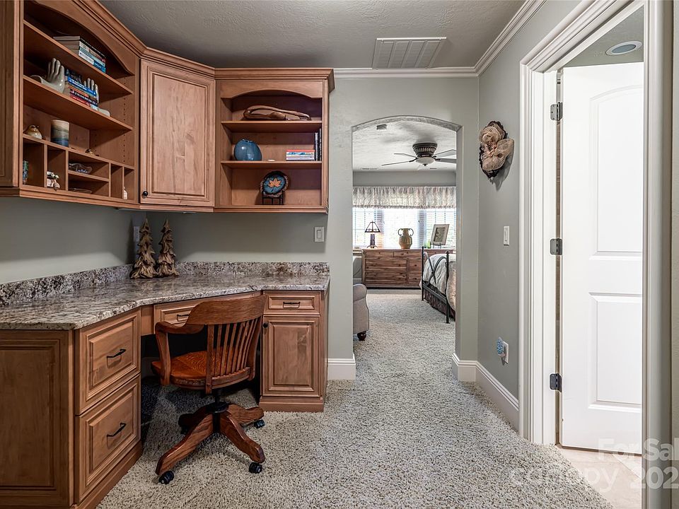 Asheville, North Carolina, 28803, United States, 4 Bedrooms Bedrooms, ,4 BathroomsBathrooms,Residential,Forsale,1986012