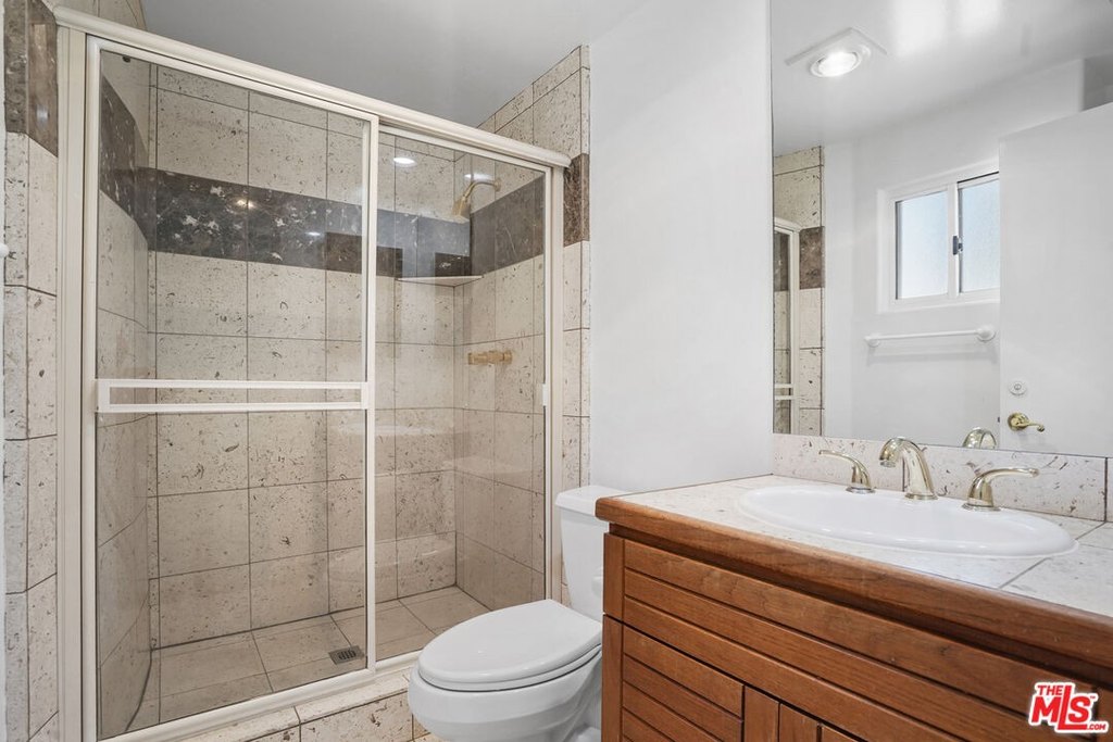 Malibu, California, 90265, United States, 4 Bedrooms Bedrooms, ,5 BathroomsBathrooms,Residential,Forsale,2001439