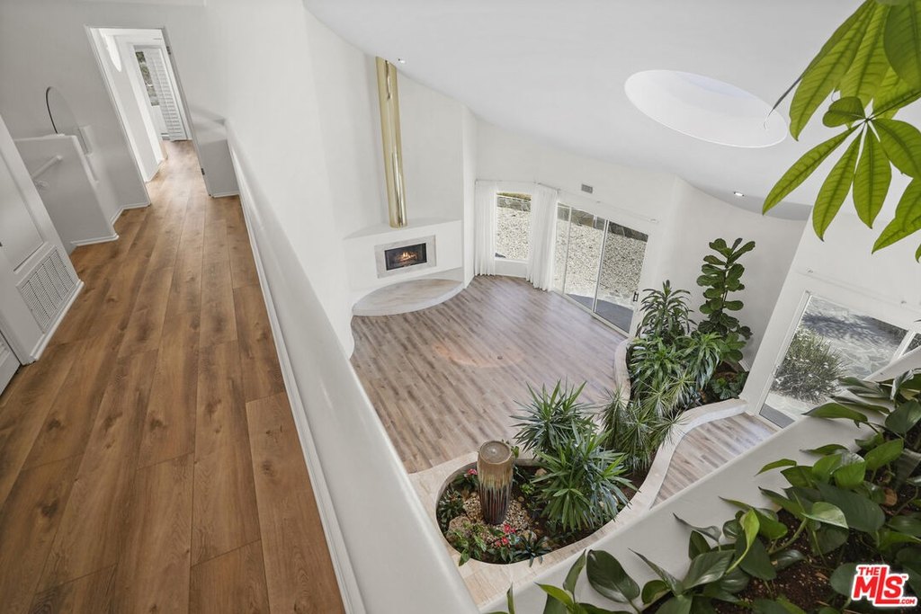 Malibu, California, 90265, United States, 4 Bedrooms Bedrooms, ,5 BathroomsBathrooms,Residential,Forsale,2001439