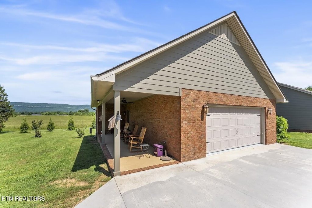 Pikeville, Tennessee, 37367, United States, 4 Bedrooms Bedrooms, ,3.5 BathroomsBathrooms,Residential,Forsale,1886011