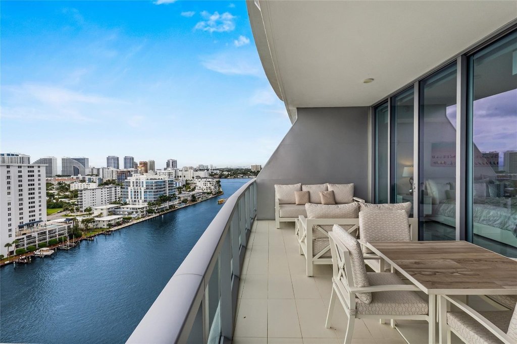 Fort Lauderdale, Florida, 33304, United States, 2 Bedrooms Bedrooms, ,2 BathroomsBathrooms,Residential,Forsale,2011614