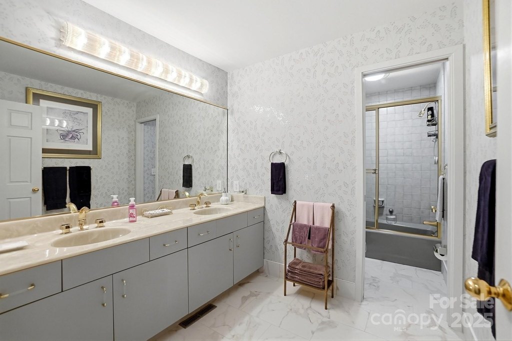 Lake Wylie, South Carolina, 29710, United States, 4 Bedrooms Bedrooms, ,4.5 BathroomsBathrooms,Residential,Forsale,2004559